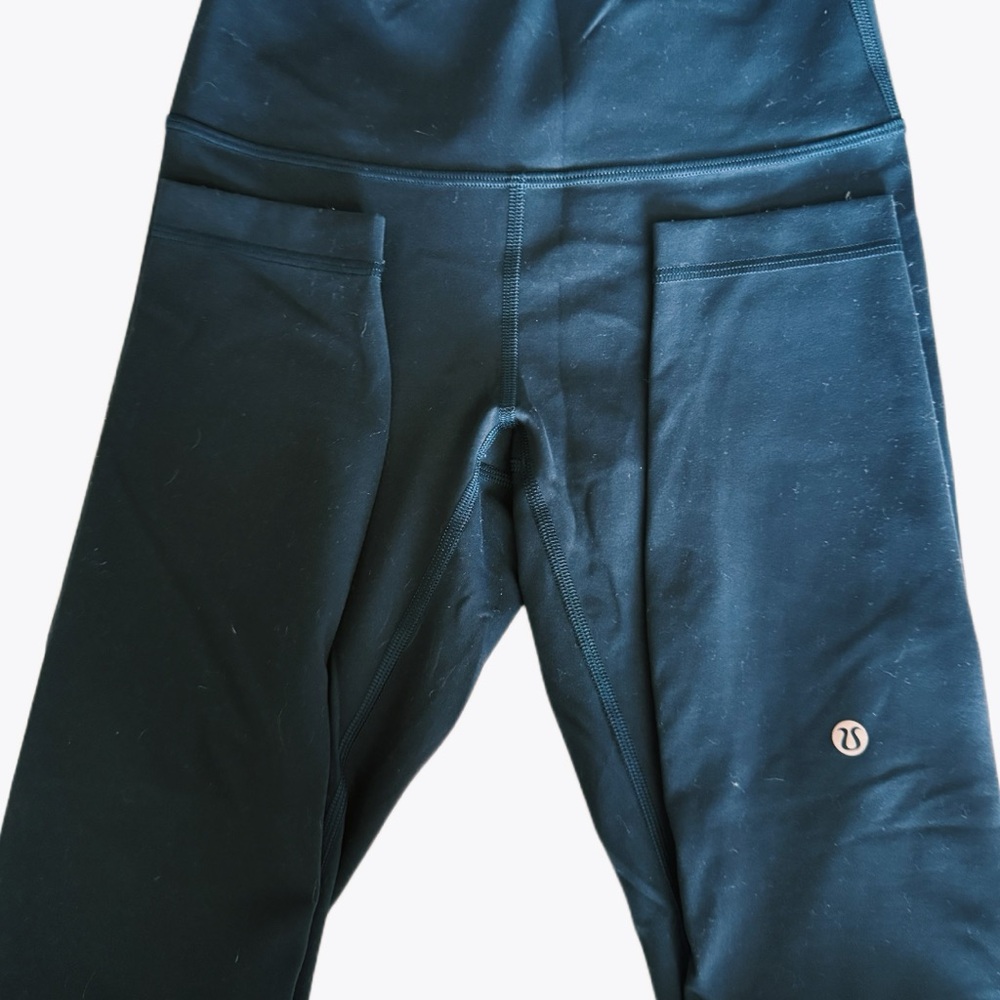 Lulu align size 4 length 25 no pockets. Good condition.